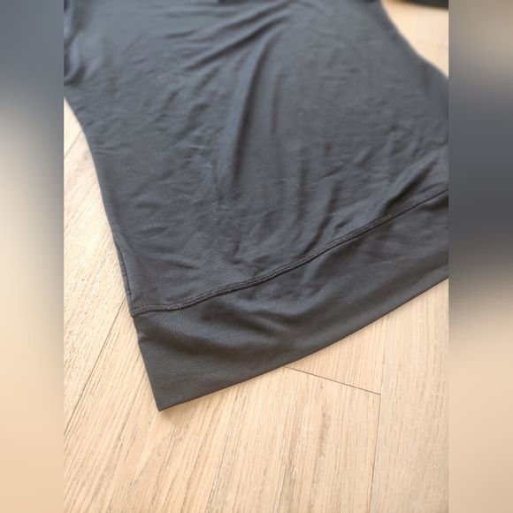 OLD NAVY | Active wear with built in neck warmer - Picture 4 of 8